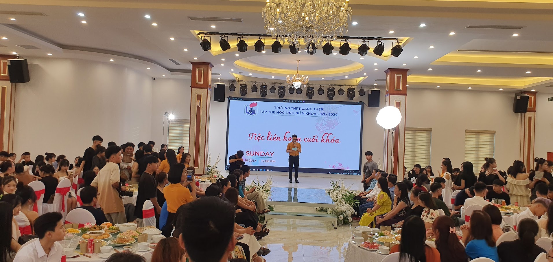 Tổ chức sự kiện