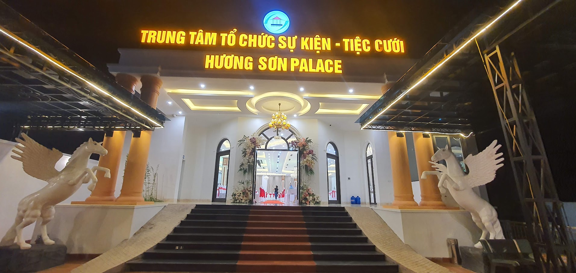 GIỚI THIỆU NHÀ HÀNG HƯƠNG SƠN